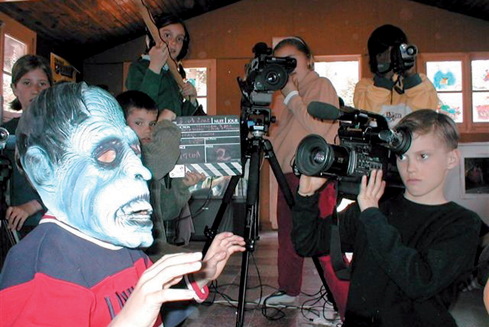 Amis D Enfance Téléfilm Lieu De Tournage Colonie arts, cinéma, tournage vidéo pour ados | Vacances PEP